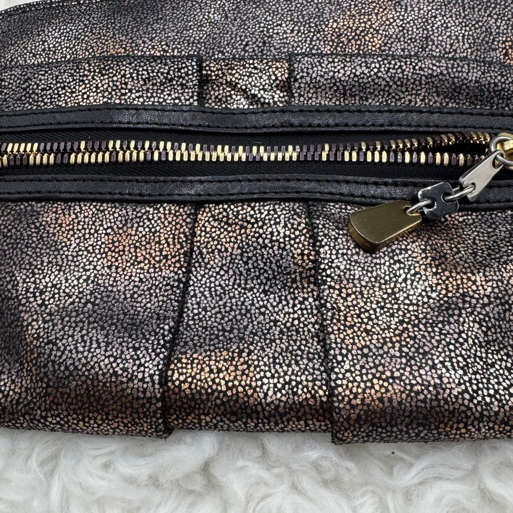 See by Chloe Black and Gold Textured Crossbody Bag - Picture 9 of 10